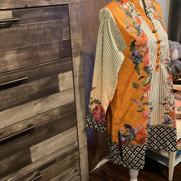 Sapphire Brand Floral dress -splits up sides, wooden buttons-Size Med - Picture 2 of 11
